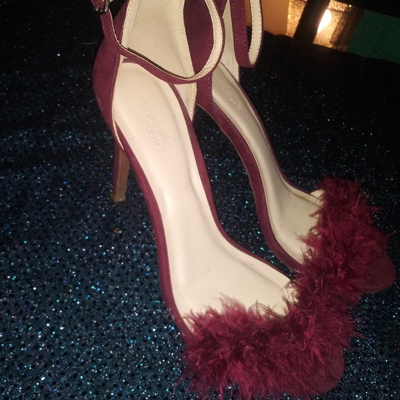 Heels - Picture 2 of 2